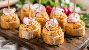 Obazda-Brotspieße mit Radieschen